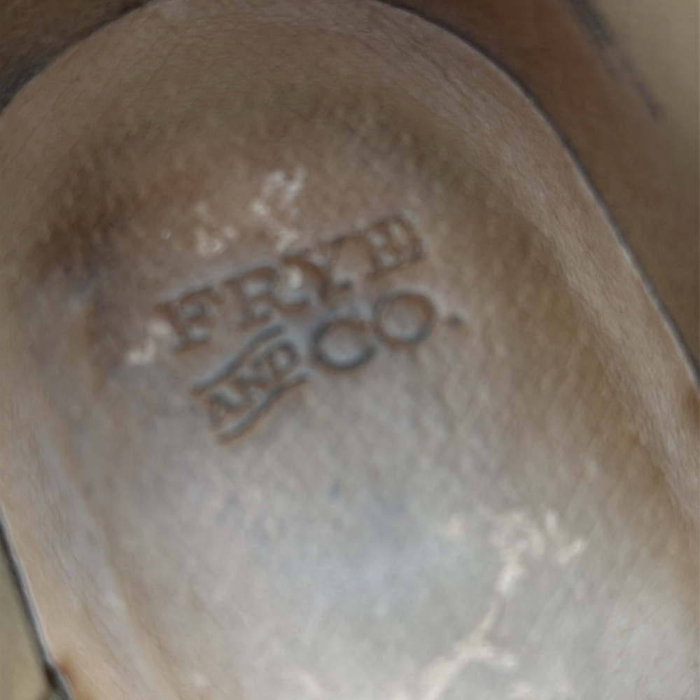 Frye & Co - women’s Rubie Slip on Booties Tan Leather heeled ankle Boots SZ 8.5 - Picture 5 of 8